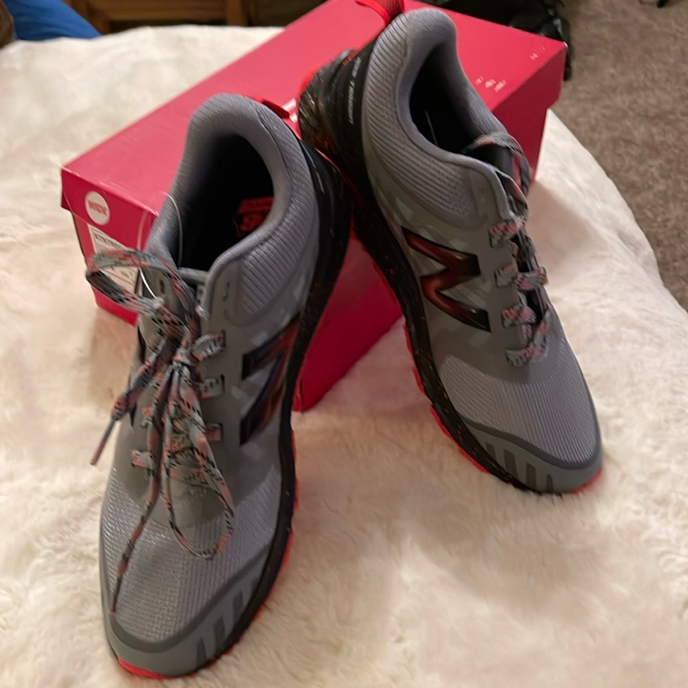 New Balance- Boys tennis shoes